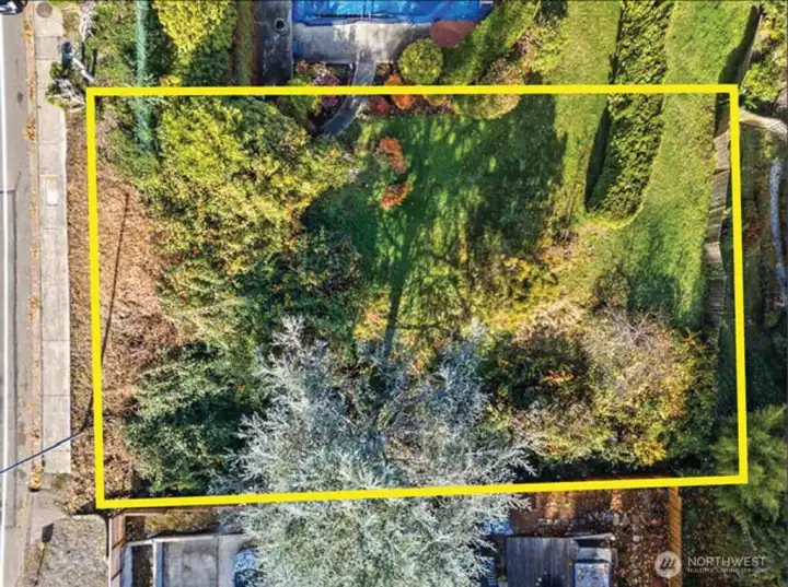Aerial view with approximate lot lines Aerial view with approximate lot lines