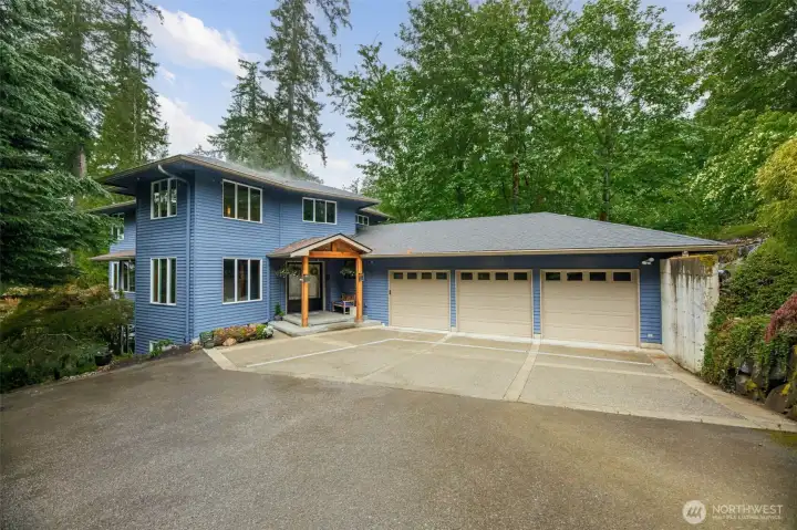 Extraordinary home with welcoming front patio and 3 car garage. Extraordinary home with welcoming front patio and 3 car garage.