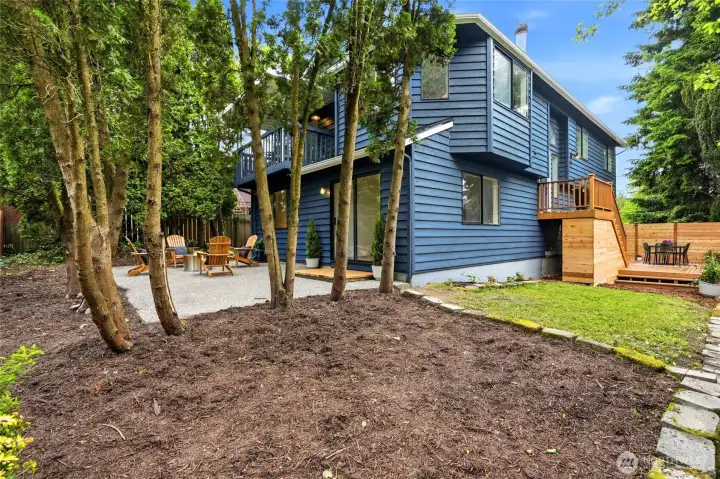 Garden enthusiasts will appreciate the additional space to plant and grow, all while enjoying the comfort of a serene, private outdoor setting.