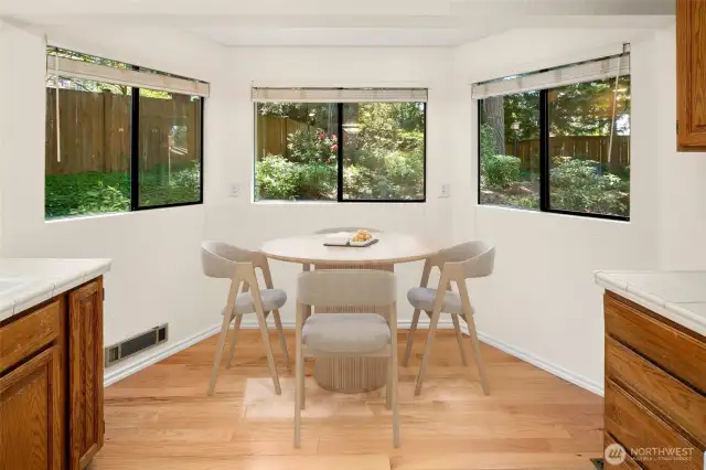 Breakfast nook with bay window