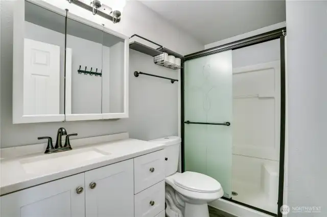 main bedroom bathroom