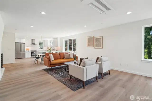 Photos of staged unit, 20313A