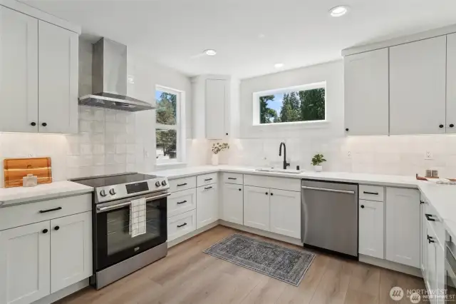 Photos of staged unit, 20313A