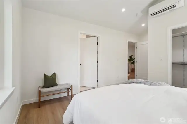 Photos of staged unit, 20313A