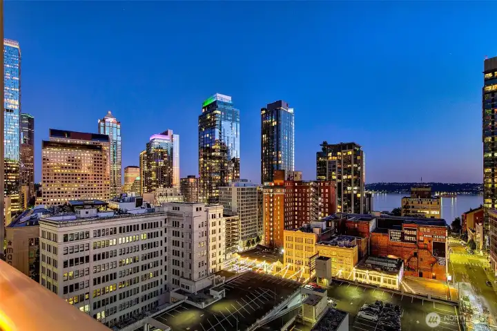 Escala jewel- 28th floor with private vestibule