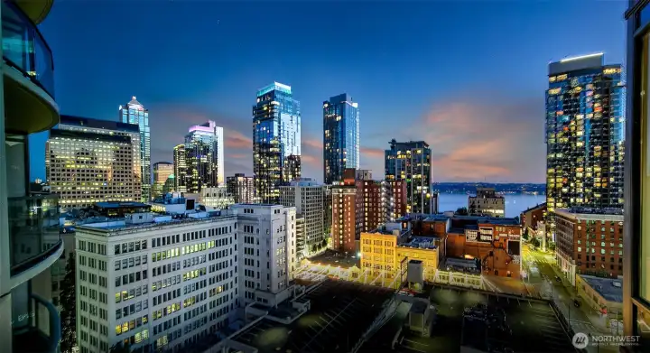 welcome to near 2000 sqft 2bd 2parking 28th floor luxury