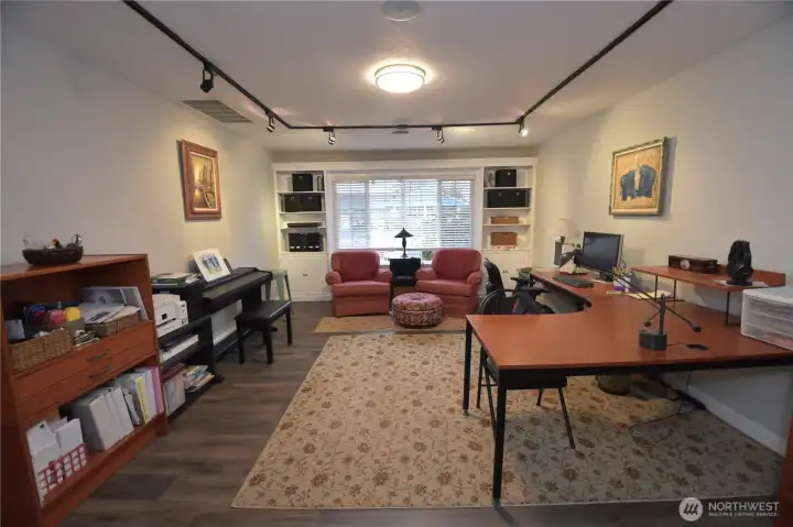 Bonus Room/Theater Room