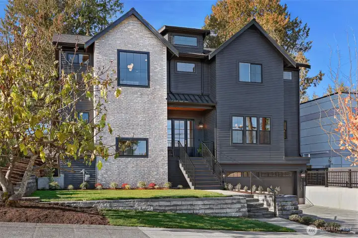 Set an easy walk away from bakeries, dining, neighborhood parks, PCC and top-notch schools - welcome home!