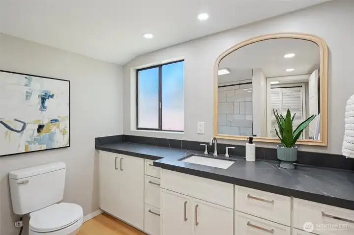 Upstairs newly remodeled full bathroom.