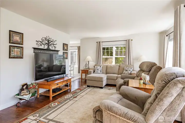Welcoming living room and lots of natural light!