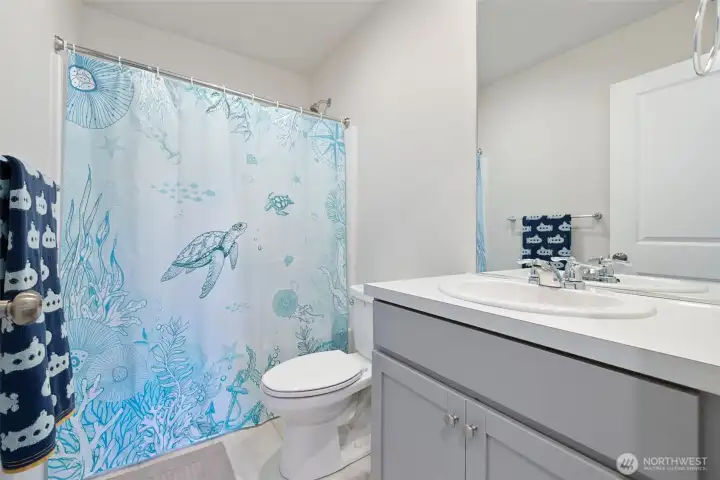 Guest full bath upstairs