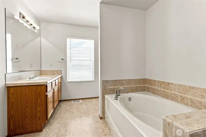 5-piece Primary Bathroom with Soaking Tub