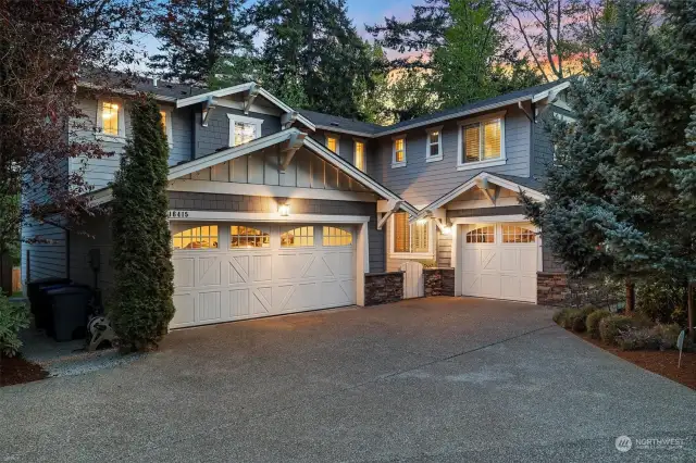 Nestled in Cougar Mountain, 5br home for you and yours!