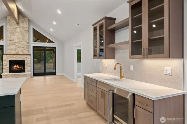 Wet bar with plenty of strage.