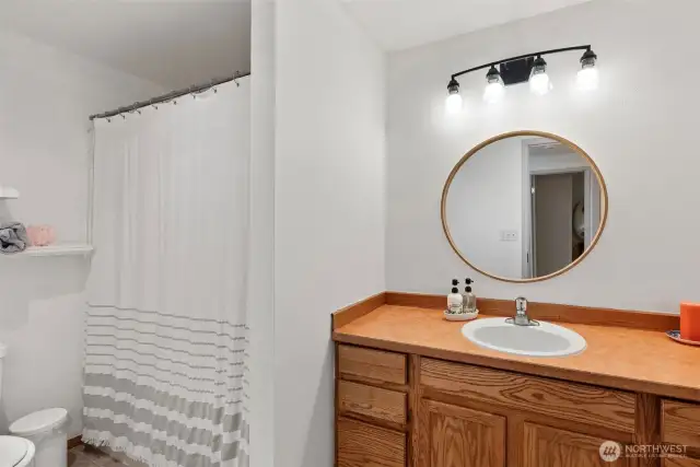 Full bathroom on upper level