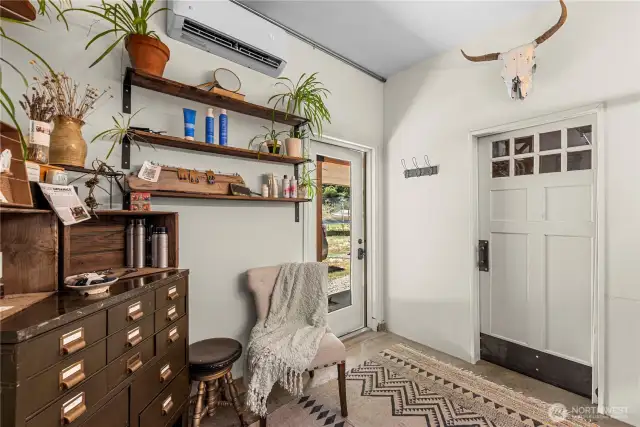 Shop/Salon in back of garage
