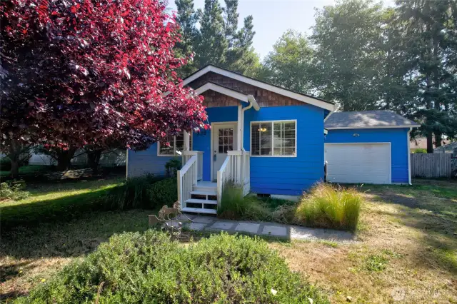 Welcome to your charming coastal retreat in peaceful Ocean Shores