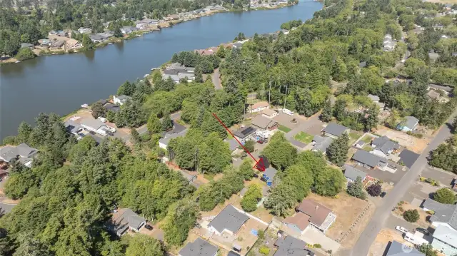 Just a short distance to Duck Lake, boat launch, parks and even a dog park.