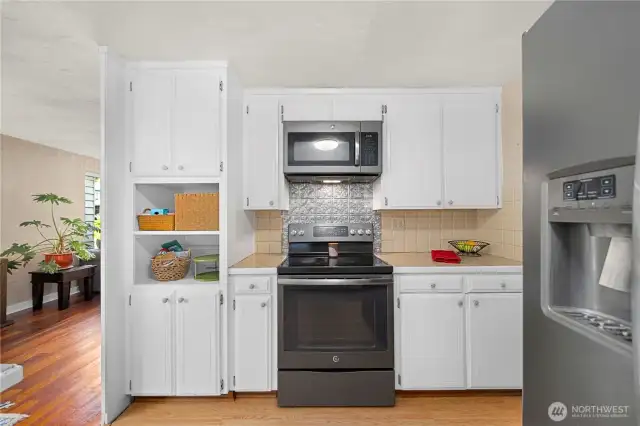 SS appliances all stay