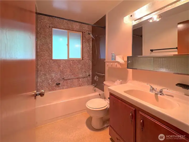 Full Bath Up