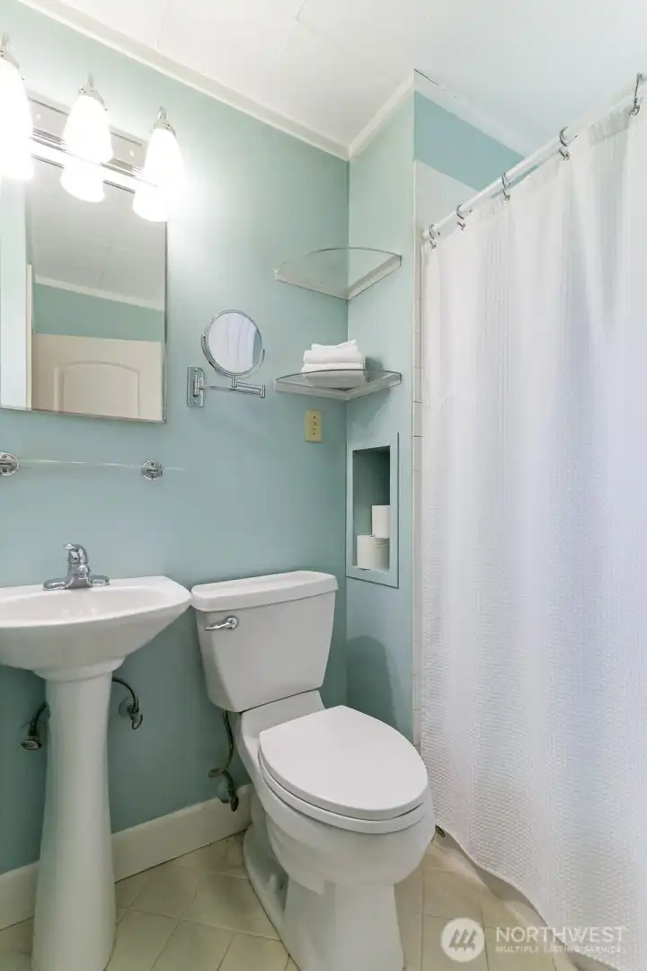 Main Floor Full Bath