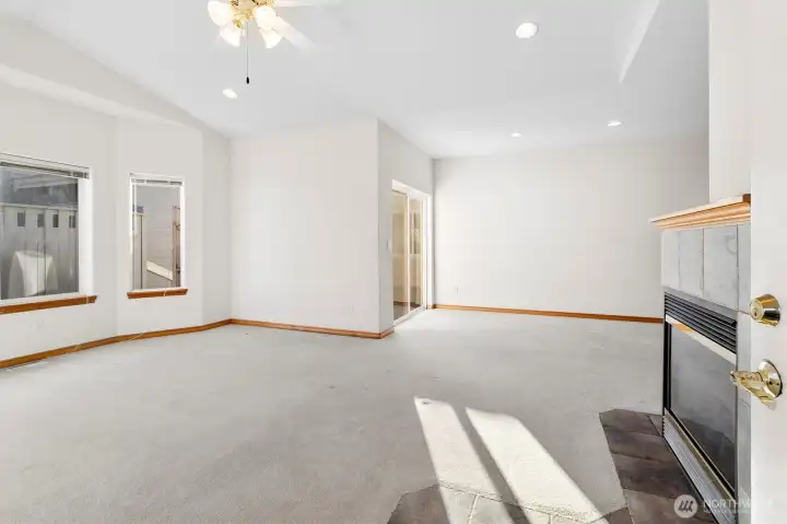 Entry into living room / Dining Room
