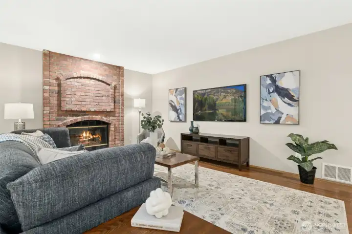 Another angle of this good sized space.