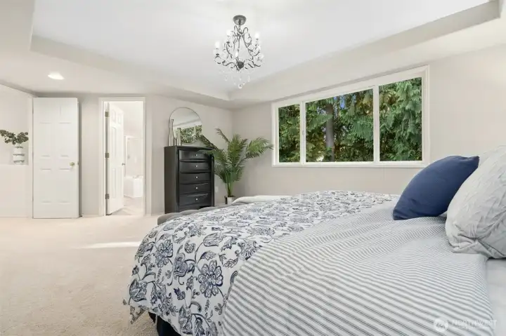 Angle looking back towards the dual door entry and bathroom.