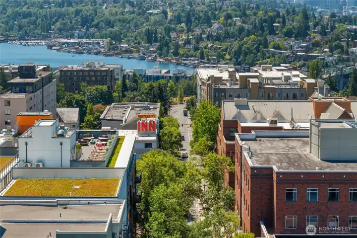 location is steps from Lake Union and ship canal
