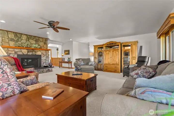 Large upstairs living room with propane fireplace