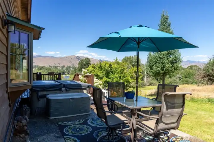 Sitting area with private, river and mountain views