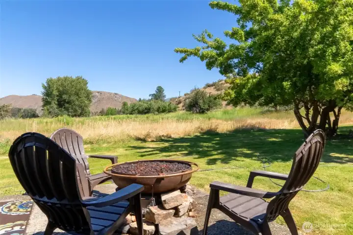 Propane firepit, sitting area, sounds of the fountain, star gazing and private views