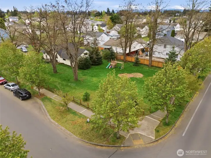 View of corner lot.