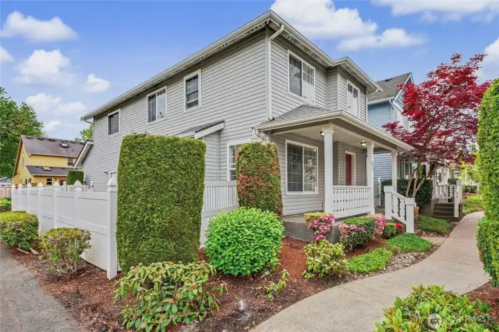 DuPont cottage style home in popular Palisade Village.