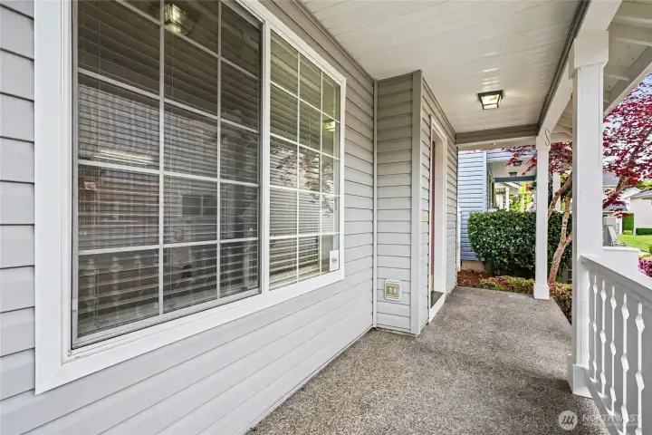 Home is walking distance to 3 parks/playgrounds. Short stroll to downtown DuPont.