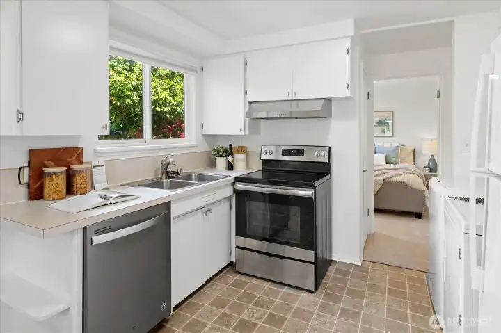 A cozy and efficient kitchen is the heart of this Shoreline gem A cozy and efficient kitchen is the heart of this Shoreline gem