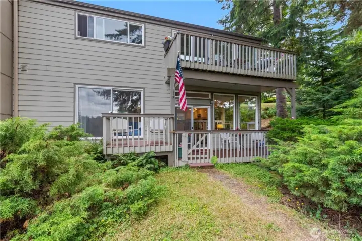 Set among mature evergreens, this home offers a combination of privacy, natural beauty, and proximity to community amenities. Set among mature evergreens, this home offers a combination of privacy, natural beauty, and proximity to community amenities.
