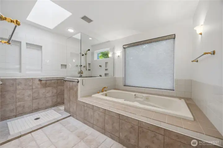 Primary Ensuite jetted tub and huge walk in shower Primary Ensuite jetted tub and huge walk in shower