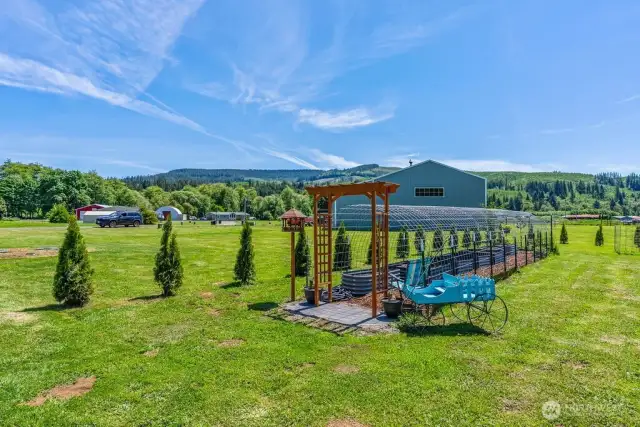Simply charming!! This garden is fresh and ready for your farm-to-table eats!