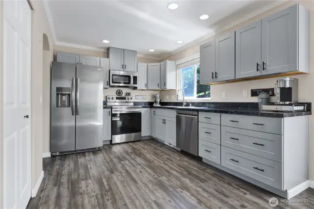 Full kitchen