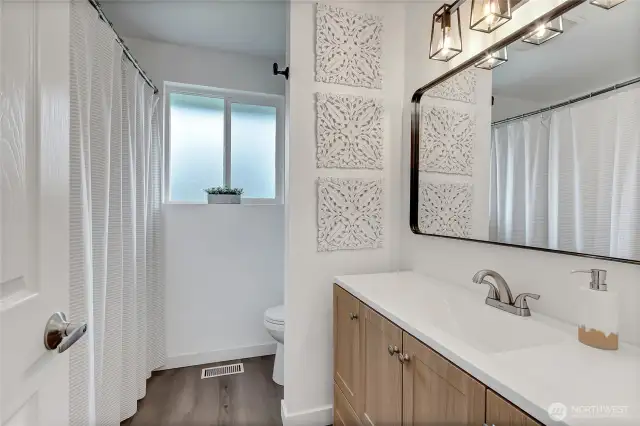 2nd Bathroom
