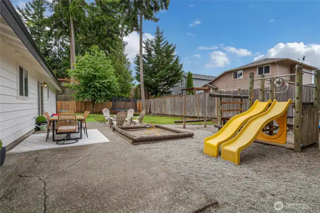 Backyard w/play set