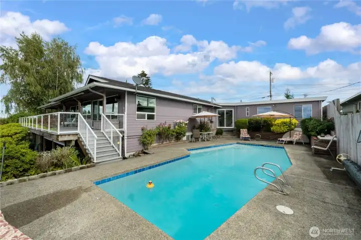 Imagine hanging out in your pool on those summer days!
