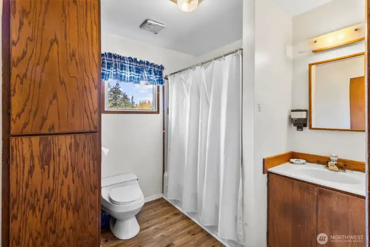 Main Bathroom in hall