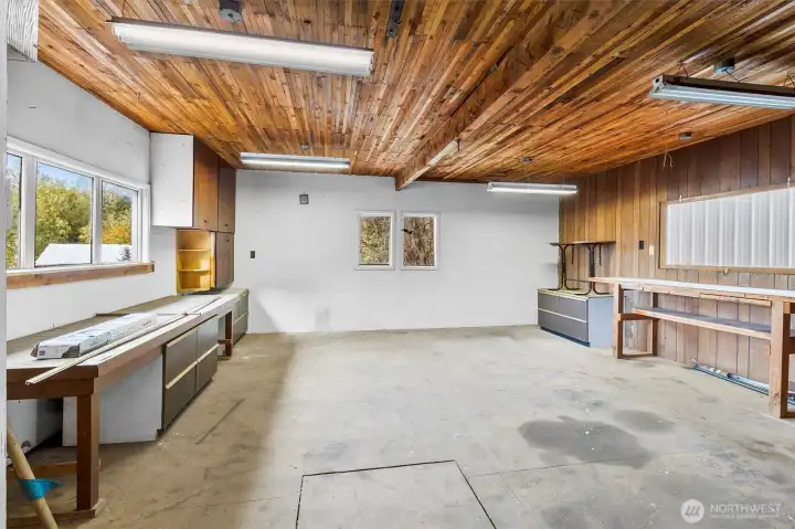 Additional garage flex workspace