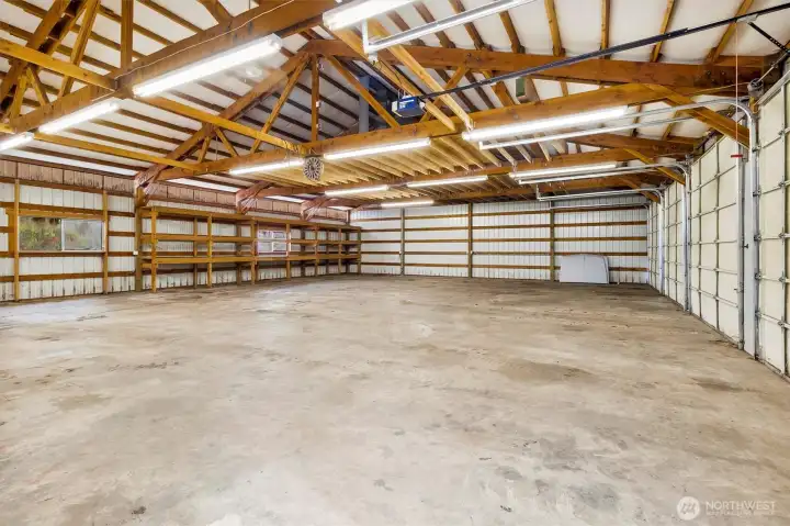 Large 60' x 48' shop- previously used for auto mechanic shop space.