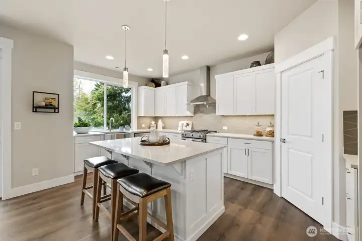 Photos are of same plan, different community. Actual finishes will vary.