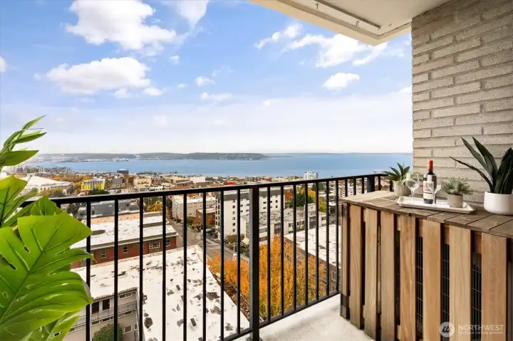 Deck off Kitchen for al Fresca dining and outdoor enjoyment