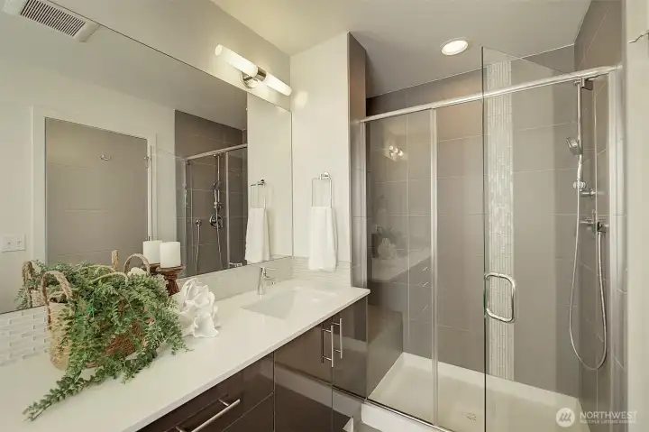 Primary Full Bathroom