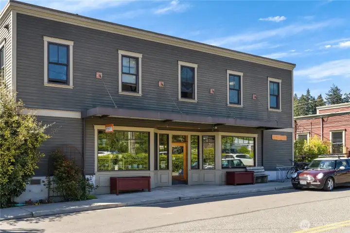 The Gardener's Headquarters Bay Hay & Feed.